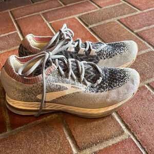 Brooks Bedlam Gray Sneakers